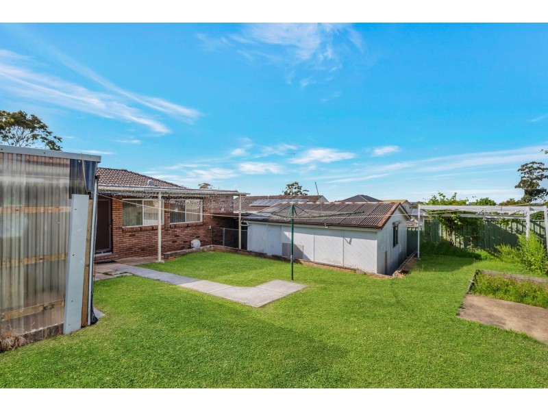 27 Flinders Street, Fairfield West NSW 2165