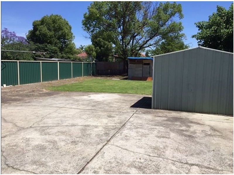 40 Railway Parade, Fairfield NSW 2165