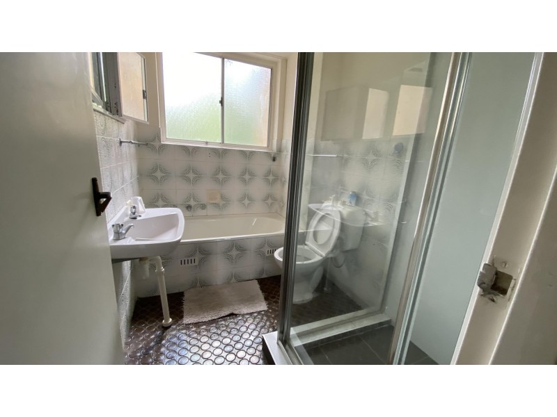 16/127 The Crescent, Fairfield NSW 2165