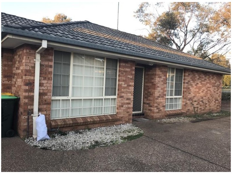240 Welling Drive, Mount Annan NSW 2567