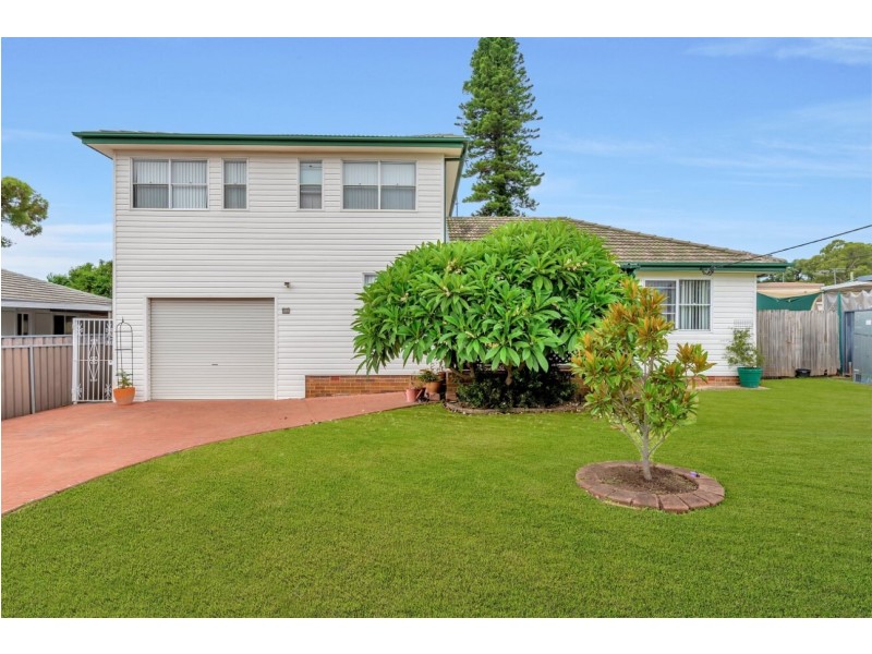 32 Dampier Crescent, Fairfield West NSW 2165