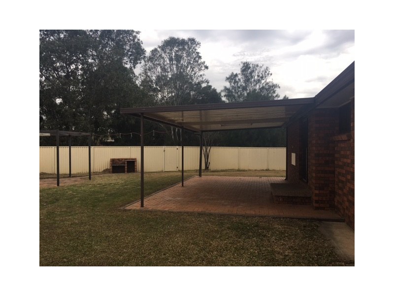 4 Meredith close, Fairfield NSW 2165