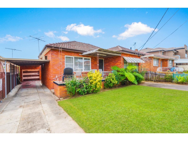 9 Rossiter Street, Smithfield NSW 2164