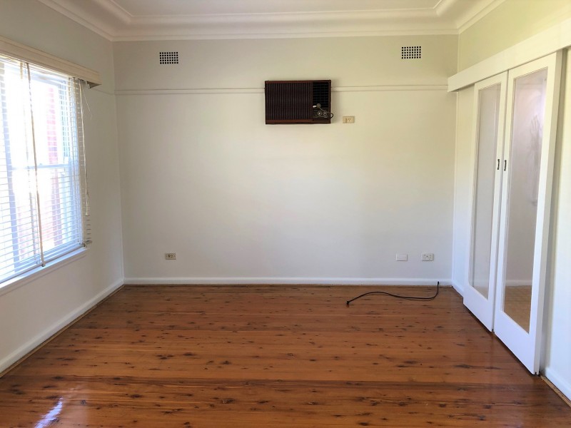 9 Rossiter Street, Smithfield NSW 2164