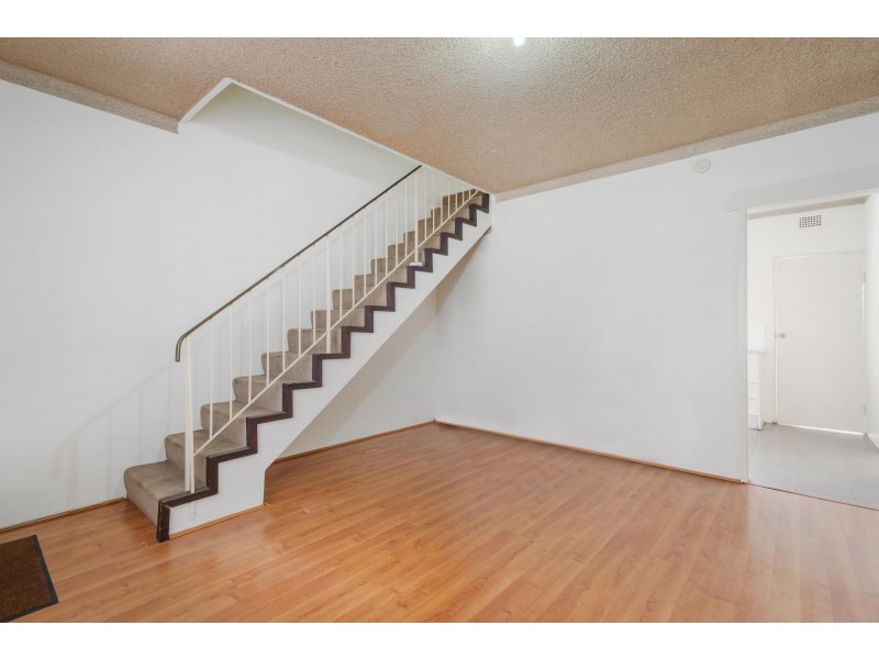 13/108 Wattle Avenue, Carramar NSW 2163