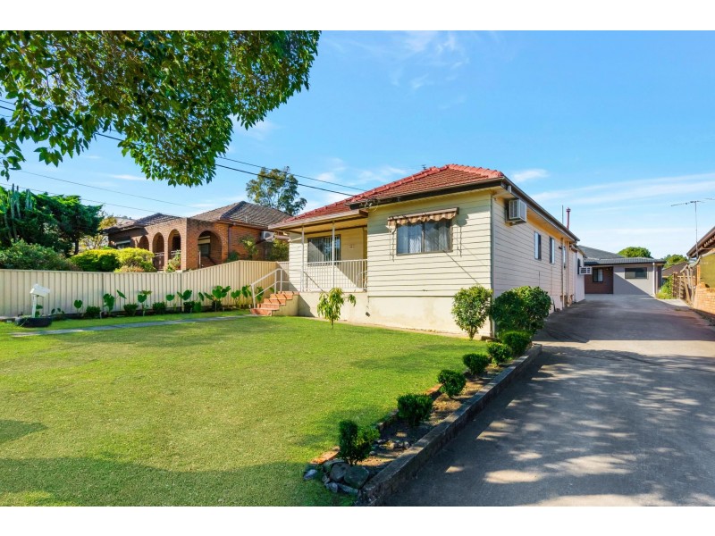 16 Barton Street, Smithfield NSW 2164