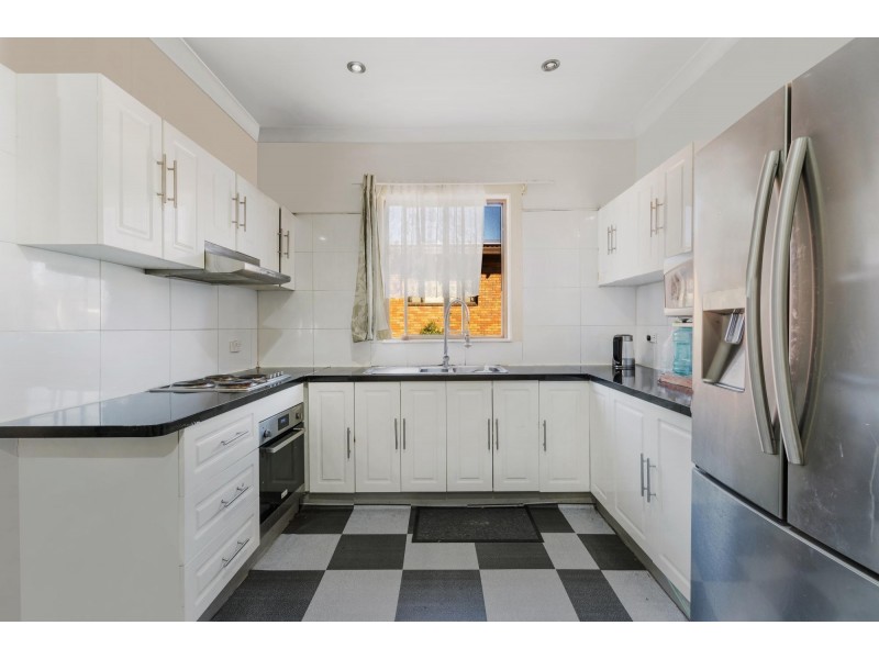 16 Barton Street, Smithfield NSW 2164