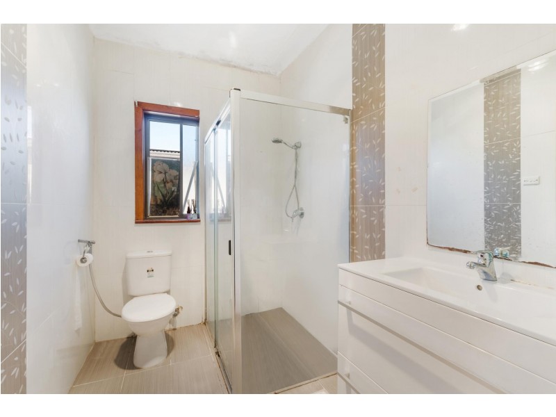 16 Barton Street, Smithfield NSW 2164