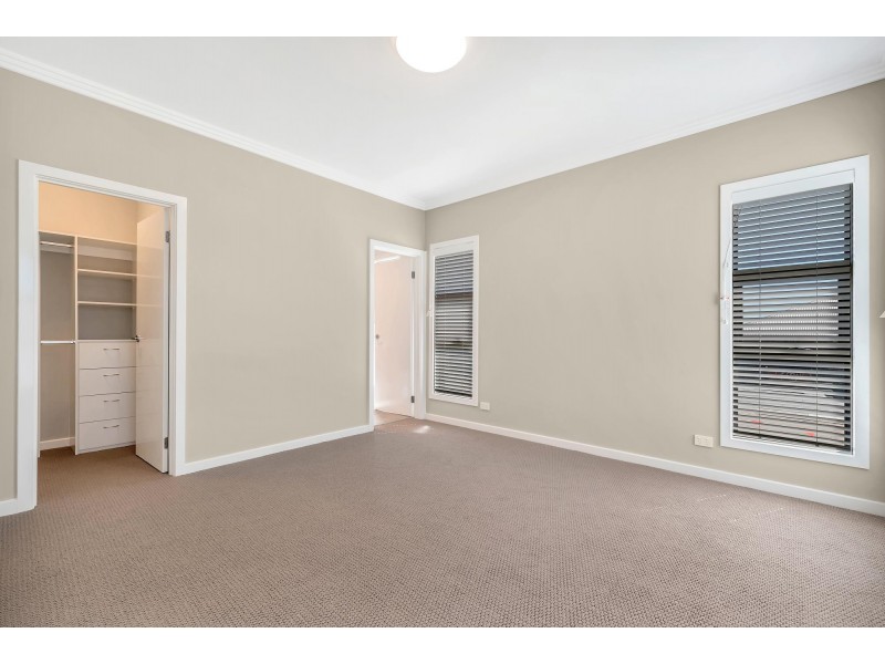 2 Madigan Street, Oran Park NSW 2570