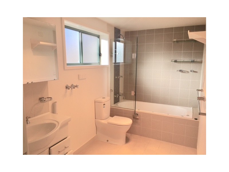 1A English Street, Glenfield NSW 2167