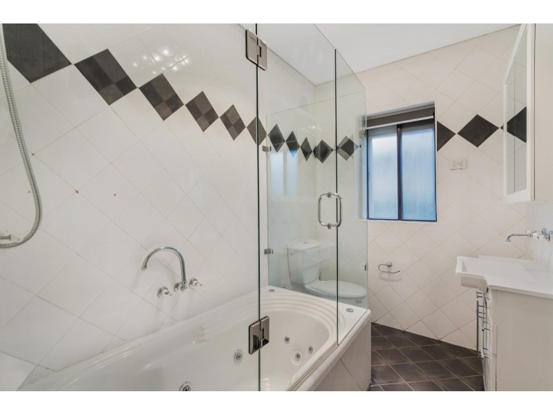 66 Station Street, Fairfield Heights NSW 2165