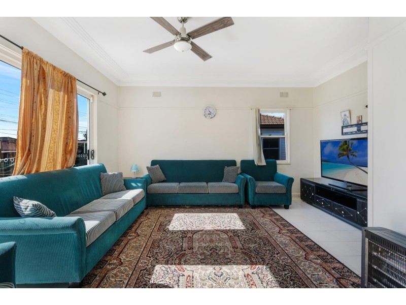 10 Evans Street, Fairfield Heights NSW 2165