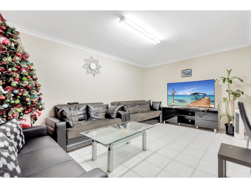 2/75 Margaret Street, Fairfield West NSW 2165