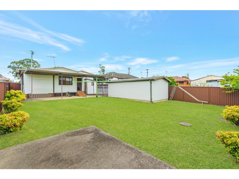 11 Cambewarra Road, Fairfield West NSW 2165