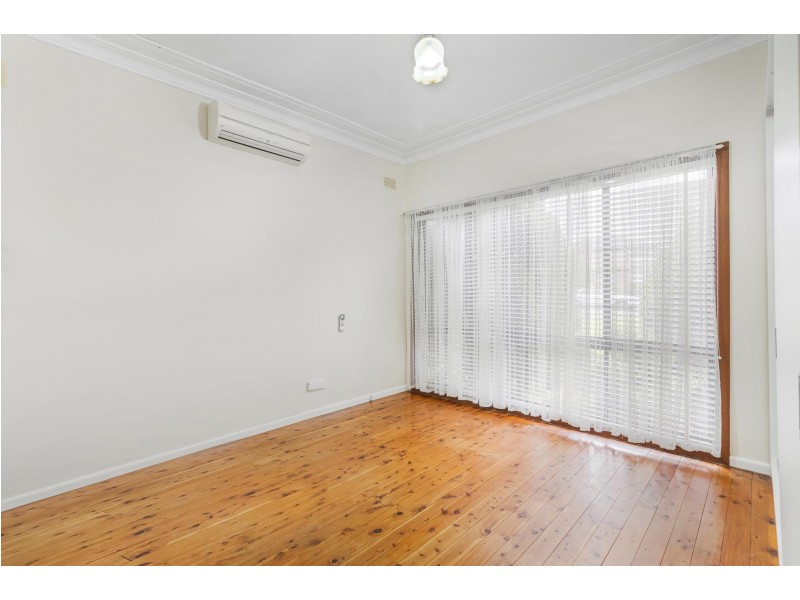 11 Cambewarra Road, Fairfield West NSW 2165