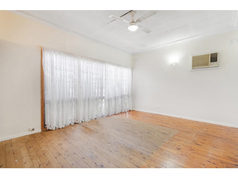 11 Cambewarra Road, Fairfield West NSW 2165