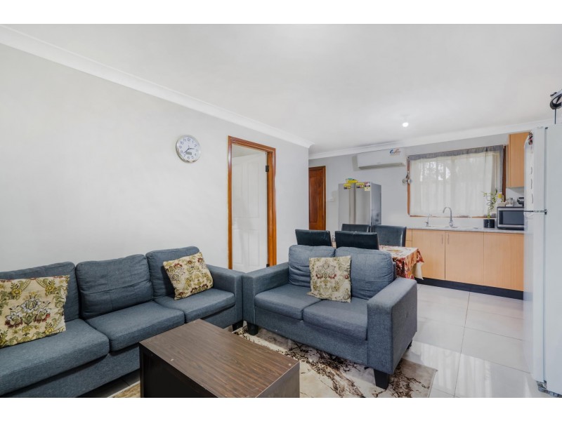 4 Hale Place, Fairfield Heights NSW 2165