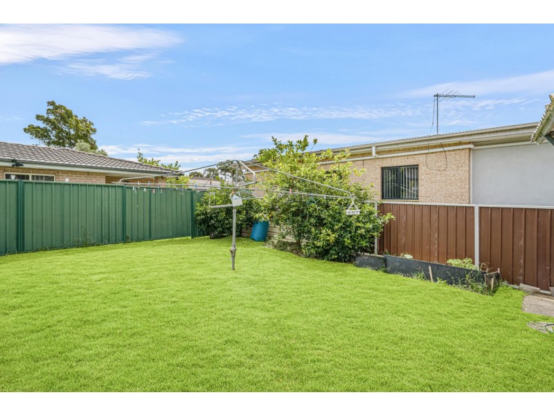 4 Hale Place, Fairfield Heights NSW 2165