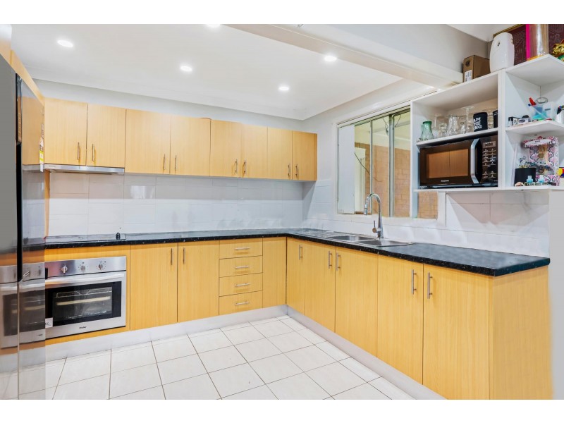 4 Hale Place, Fairfield Heights NSW 2165