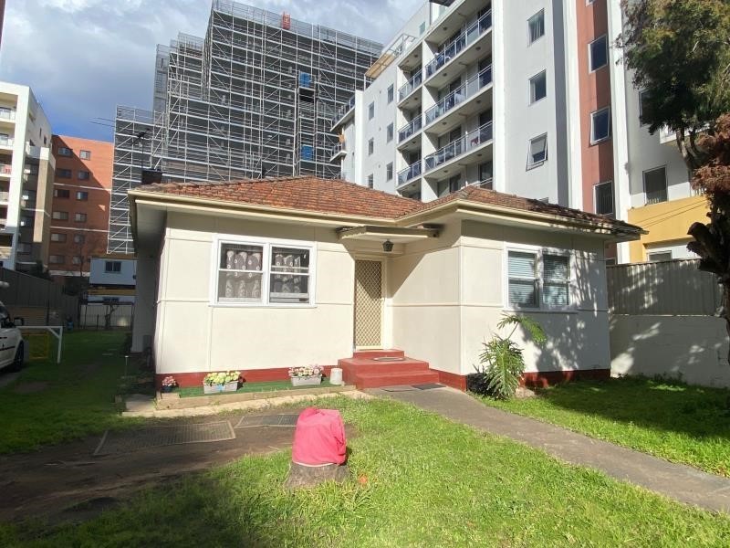 2/10 bathurst Street, Liverpool NSW 2170