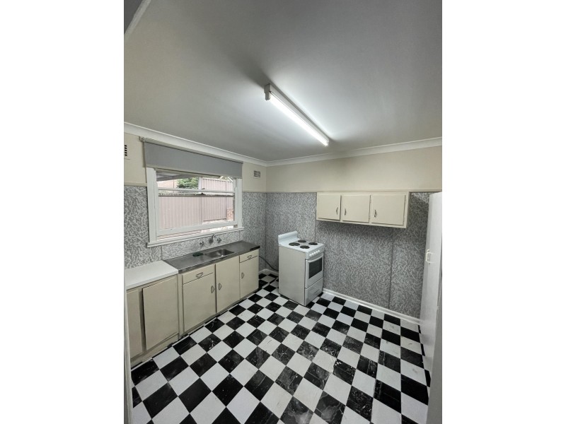 2/10 bathurst Street, Liverpool NSW 2170