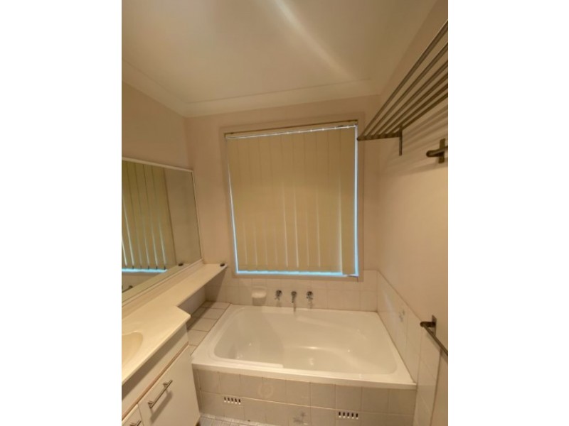 240 Welling Drive, Mount Annan NSW 2567