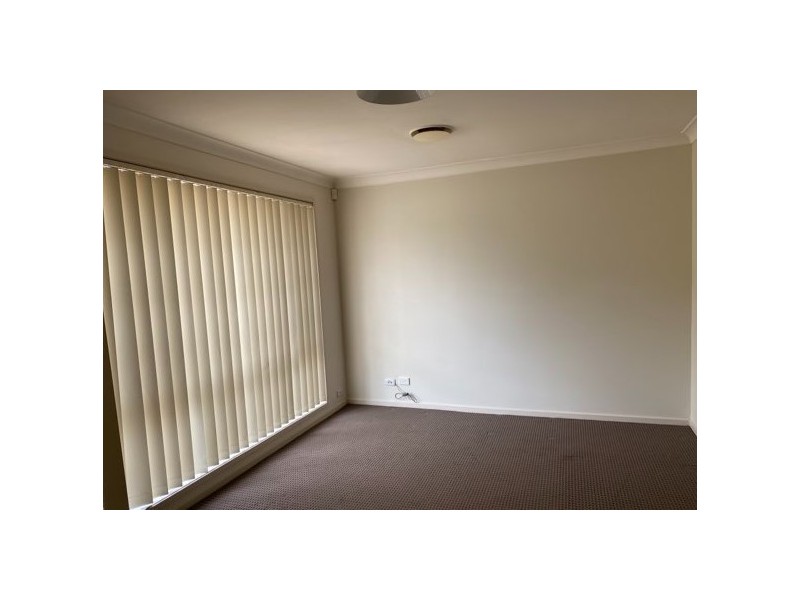 240 Welling Drive, Mount Annan NSW 2567