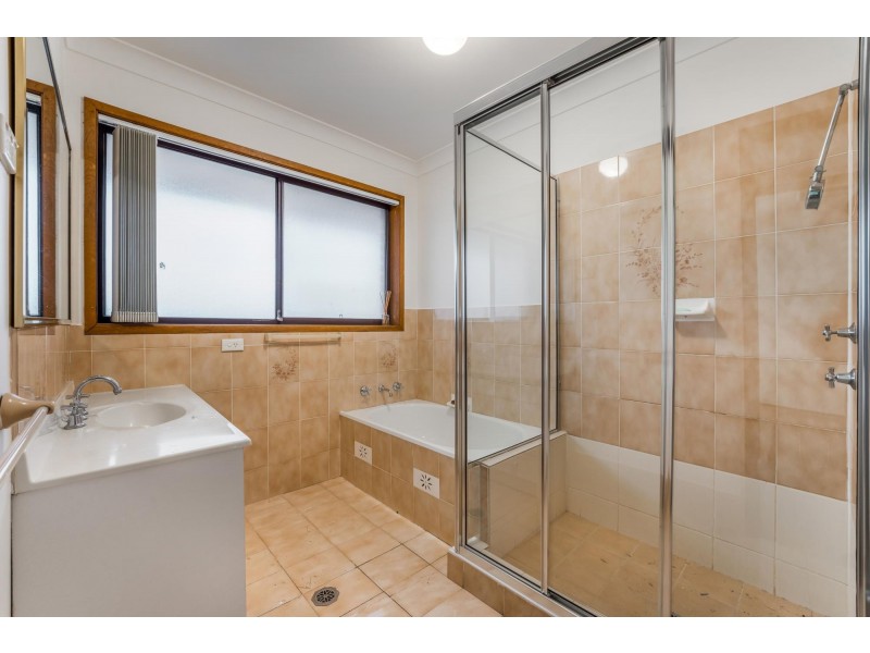 32 Glen Davis Avenue, Bossley Park NSW 2176