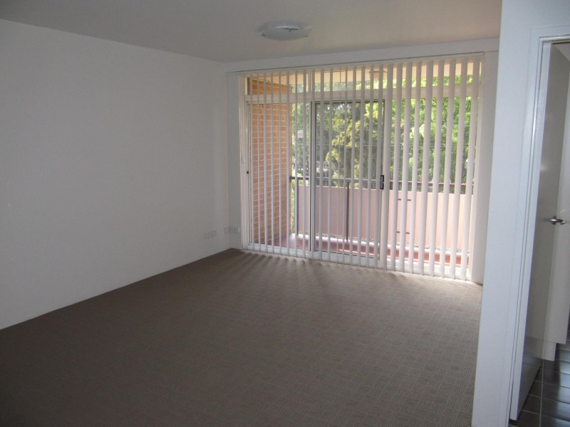 6/127 The Crescent, Fairfield NSW 2165