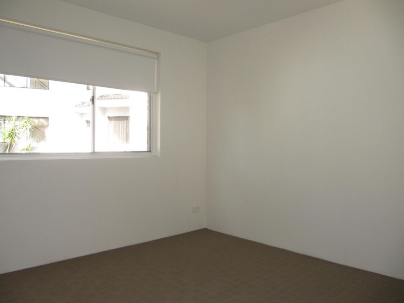 6/127 The Crescent, Fairfield NSW 2165