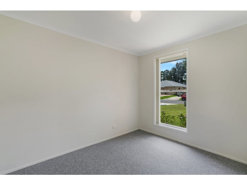 37 Olympus Drive, St Clair NSW 2759