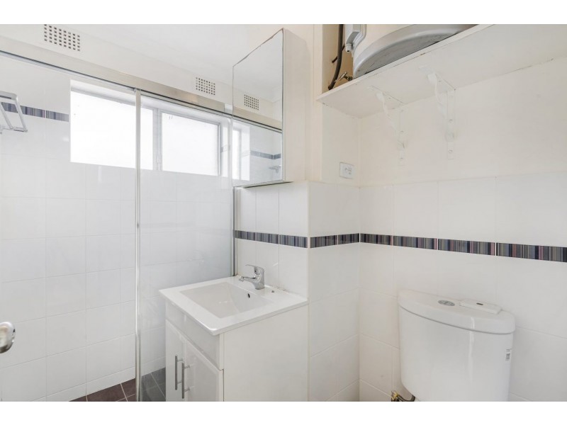 6/3 Ronald Avenue, Carramar NSW 2163