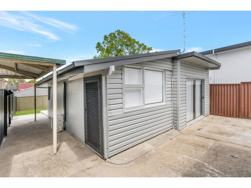 1/28 Benelong Street, Smithfield NSW 2164