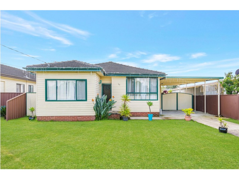 47 Chadwick Crescent, Fairfield West NSW 2165