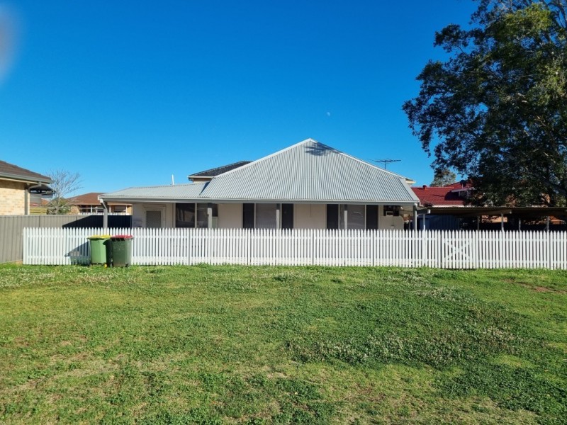 95 Humphries Road, St Johns Park NSW 2176
