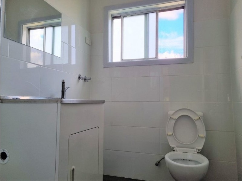 95 Humphries Road, St Johns Park NSW 2176