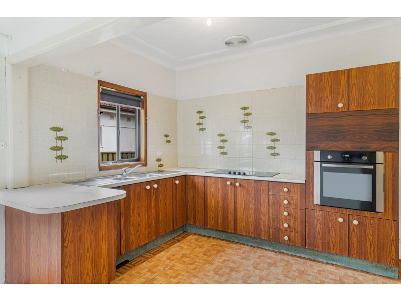 8/8A Ace Avenue, Fairfield NSW 2165