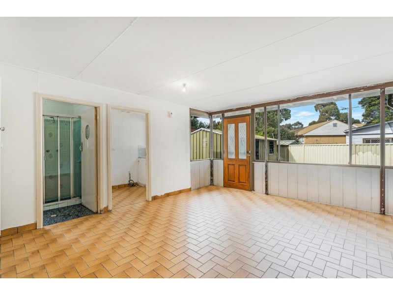 8/8A Ace Avenue, Fairfield NSW 2165