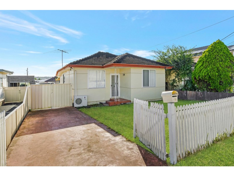15 Rowley Street, Smithfield NSW 2164
