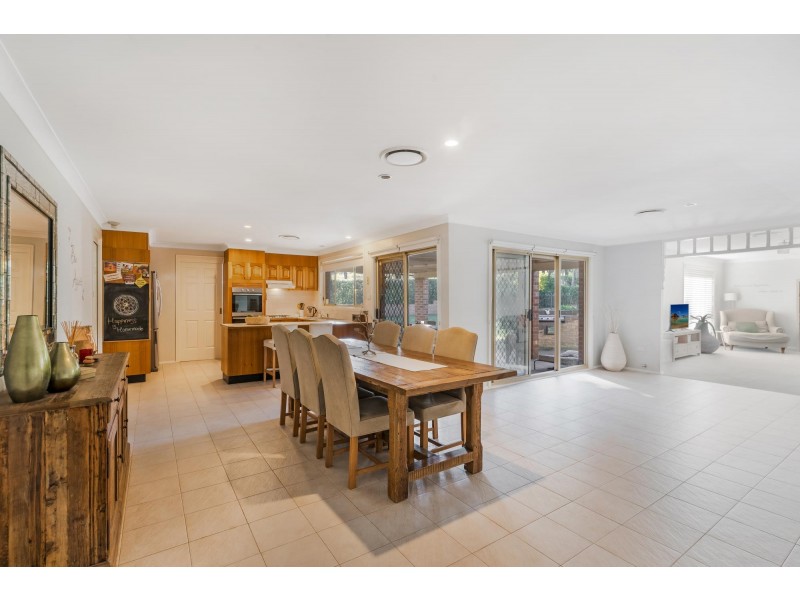 4 Perceval Close, Abbotsbury NSW 2176