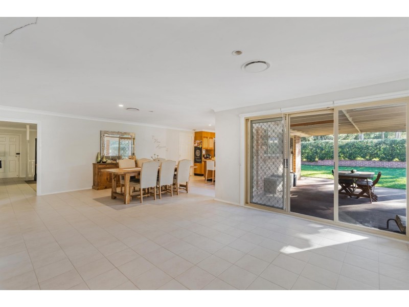 4 Perceval Close, Abbotsbury NSW 2176