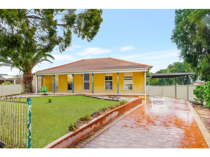 63 Melbourne Road, St Johns Park NSW 2176