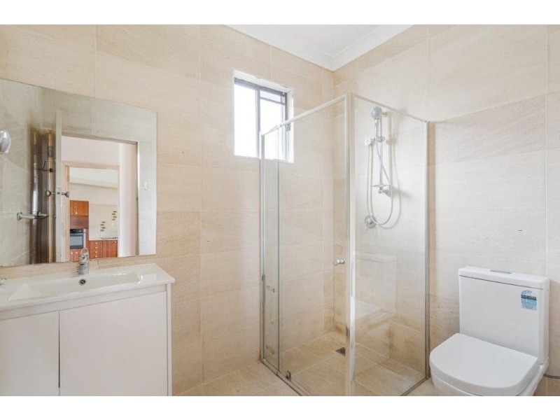 8 Ace Avenue, Fairfield NSW 2165