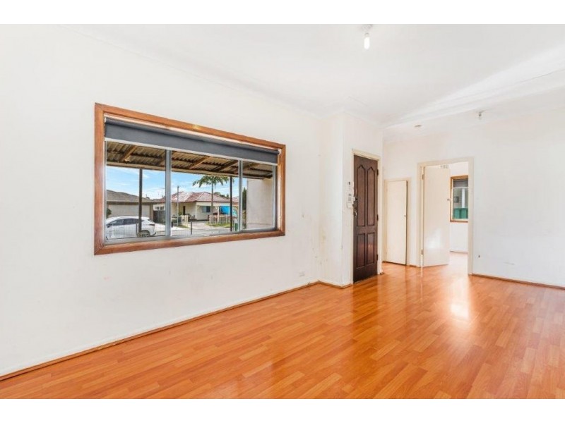 8 Ace Avenue, Fairfield NSW 2165