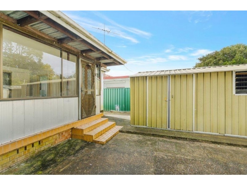 8 Ace Avenue, Fairfield NSW 2165