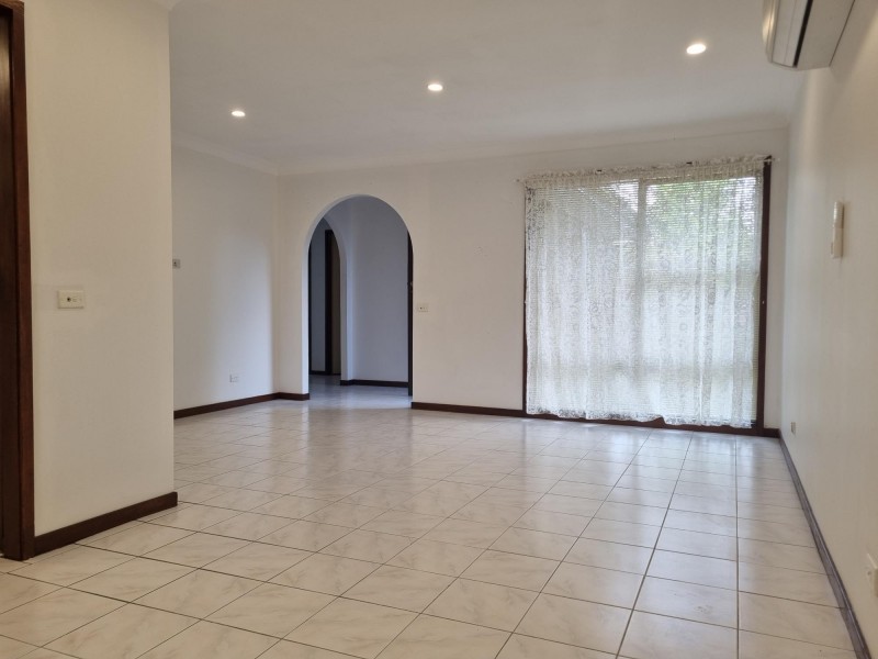 12 Lismore Close, Bossley Park NSW 2176