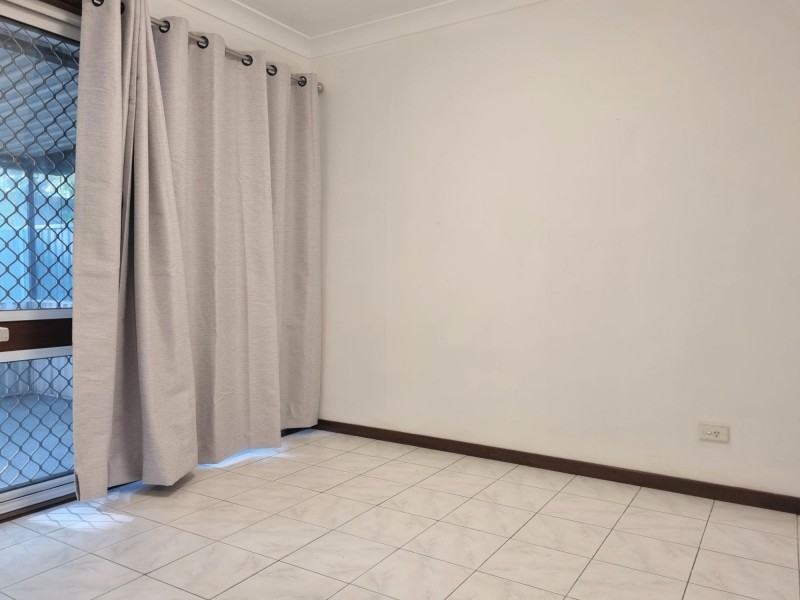 12 Lismore Close, Bossley Park NSW 2176