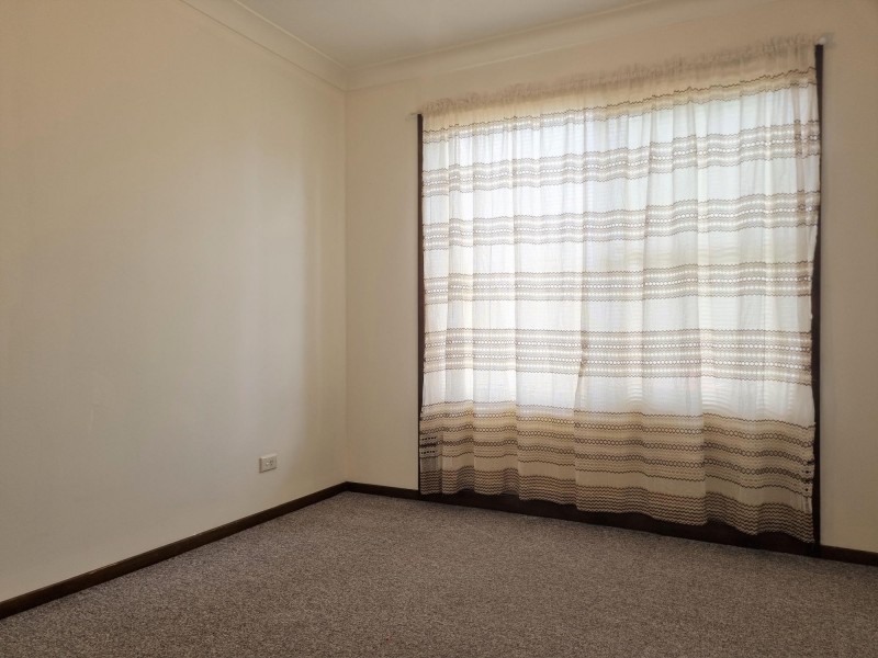 12 Lismore Close, Bossley Park NSW 2176