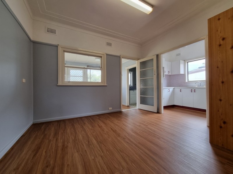 43 The Esplanade, Guildford NSW 2161