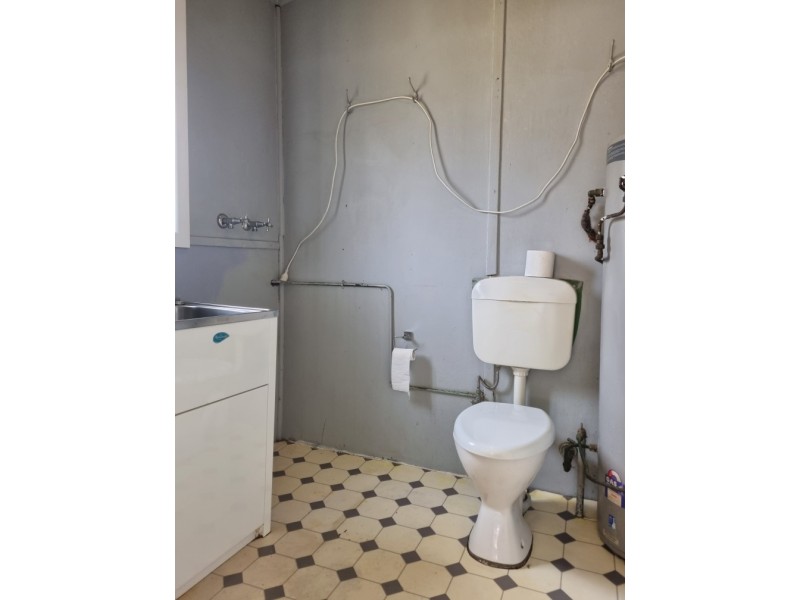 43 The Esplanade, Guildford NSW 2161